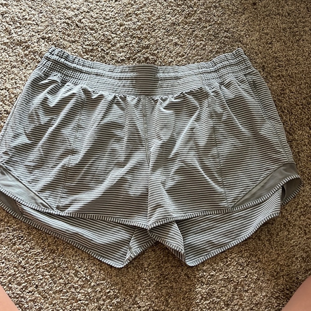 Lululemon hotty hot short 4in